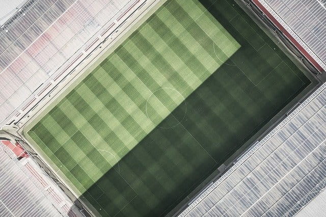 Fußball-Stadion aus der Luft.