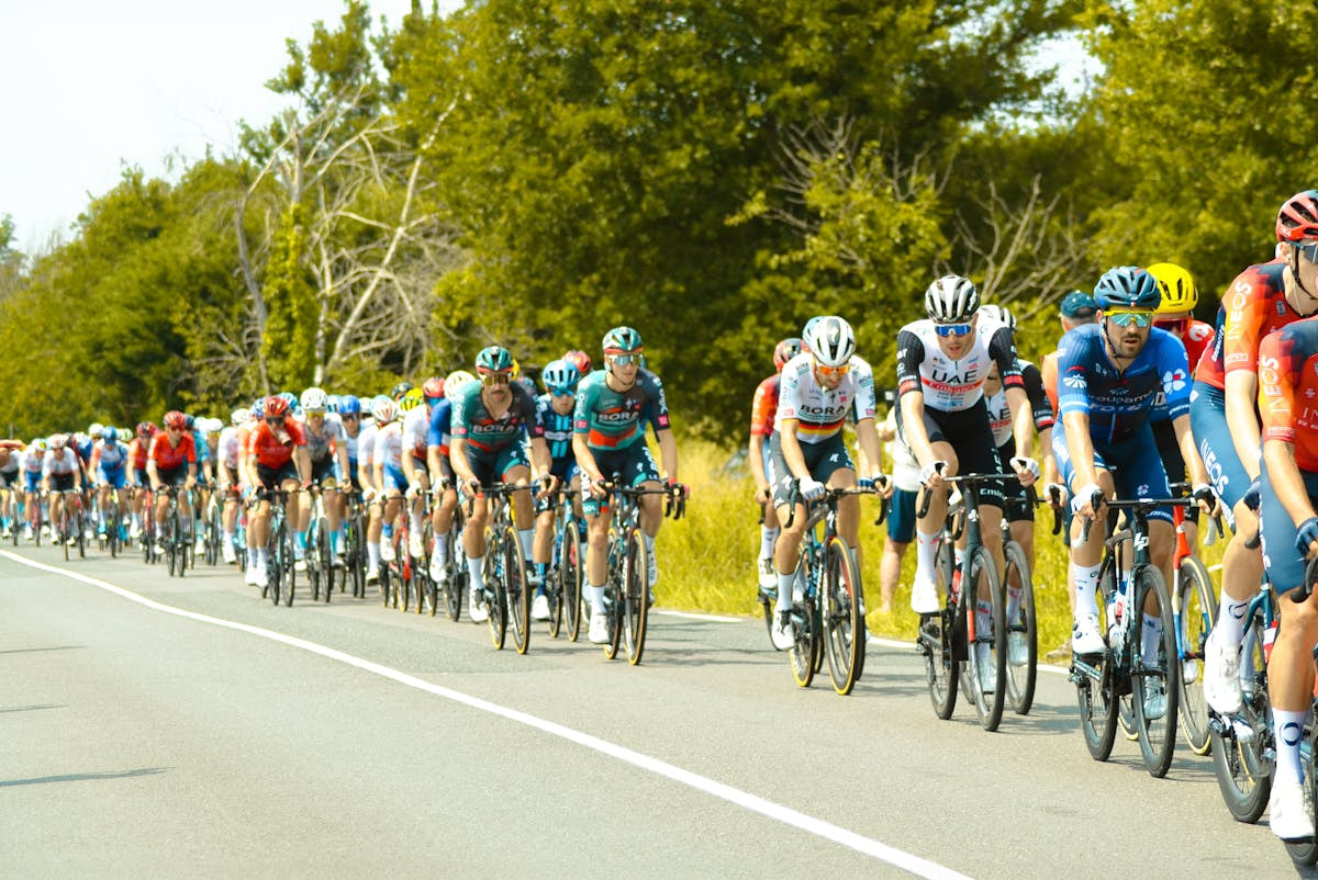 Foto von Teilnehmern auf einer Etappe der Tour de France