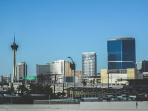 Luftaufnahme der Stadt Las Vegas mit verschiedenen Gebäuden 