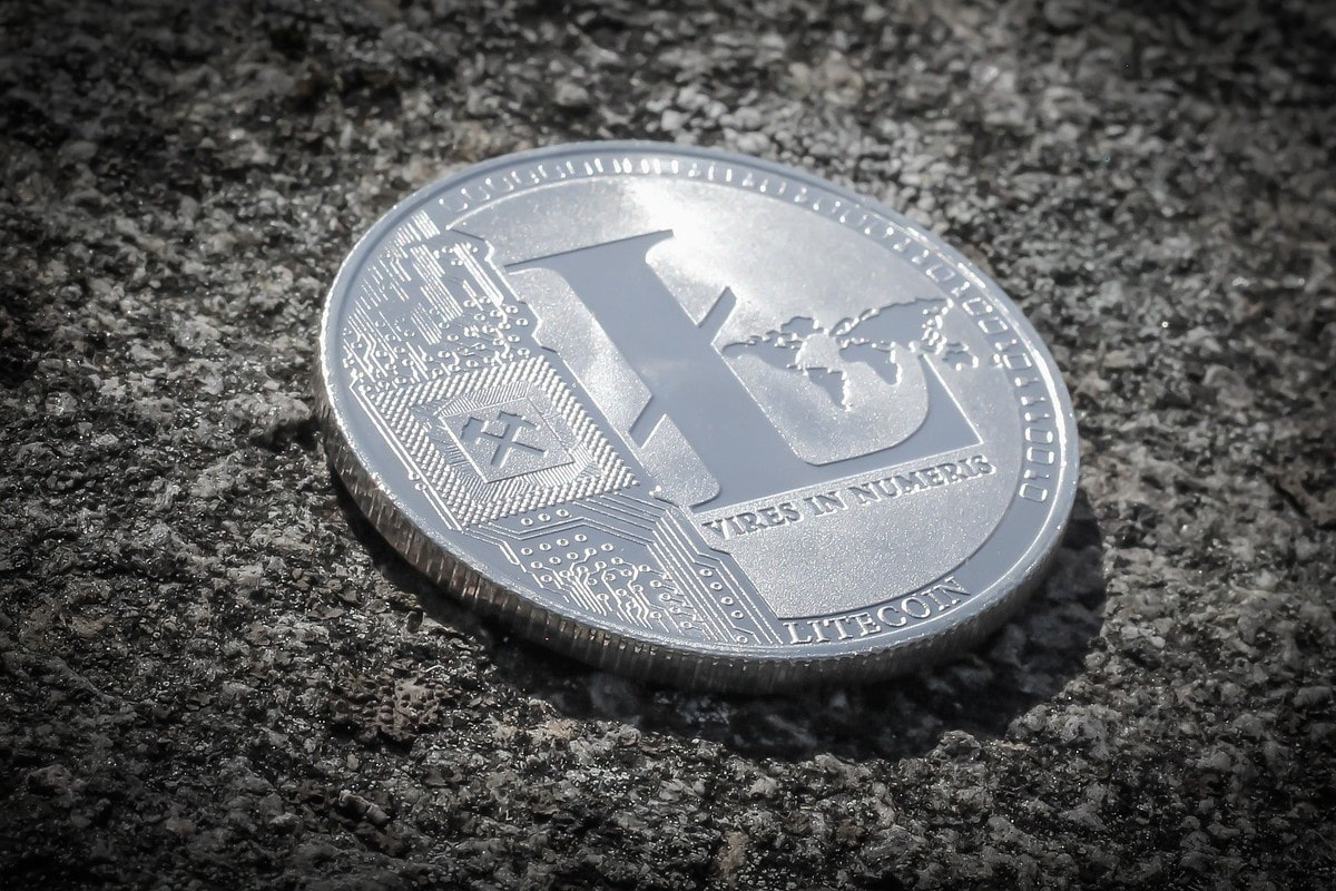 Eine Münze mit Aufdruck des Litecoin-Logos