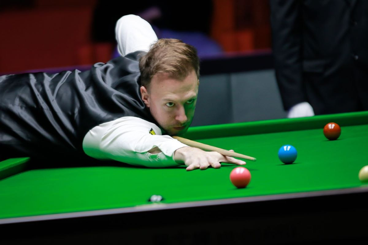 Aufnahme von Judd Trump bei der Snooker International Championship.