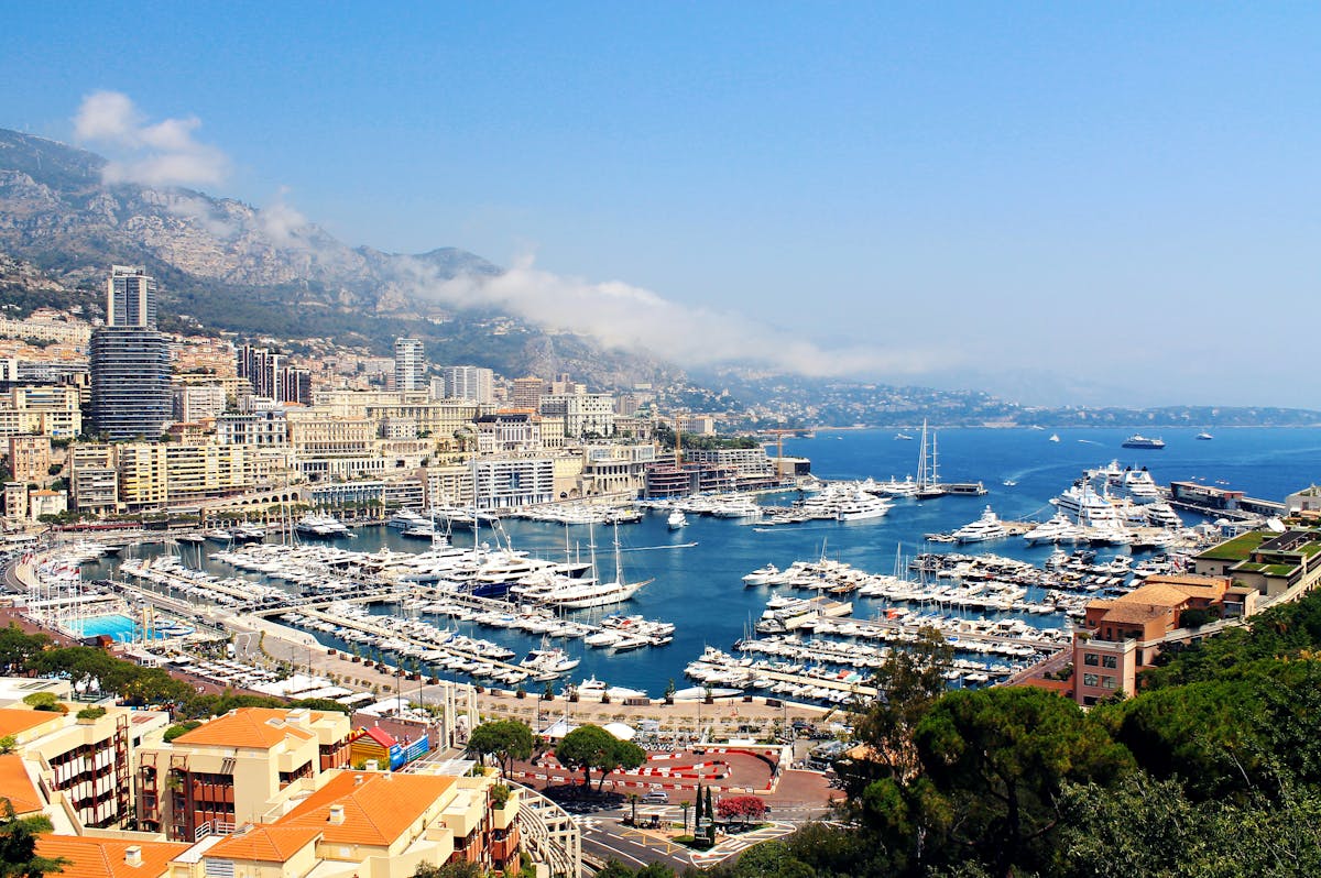 Hafen von Monte-Carlo von oben fotografiert.