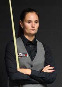 Aufnahme von Reanne Evans während eines Snooker-Spiels.