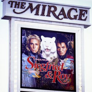 Plakat für die Show von Siegfried und Roy im Mirage Hotel.