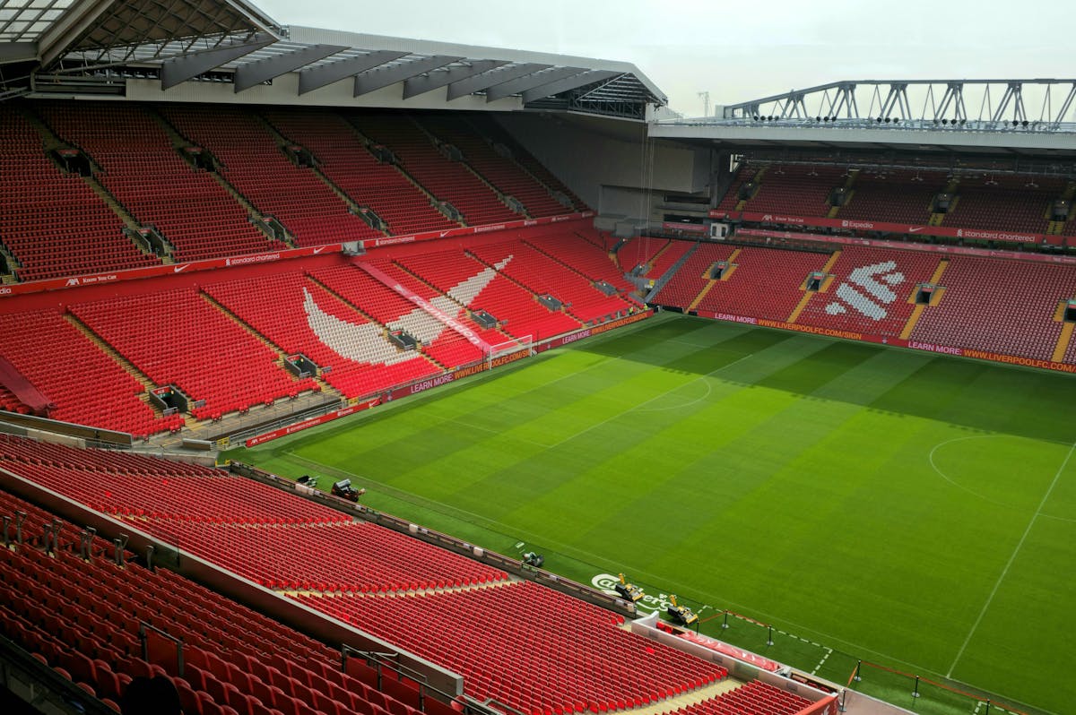 Anfield, Stadion des FC Liverpool, von innen.