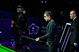 Aufnahme von Ronnie O'Sullivan bei den Saudi Arabia Snooker Masters 2024.