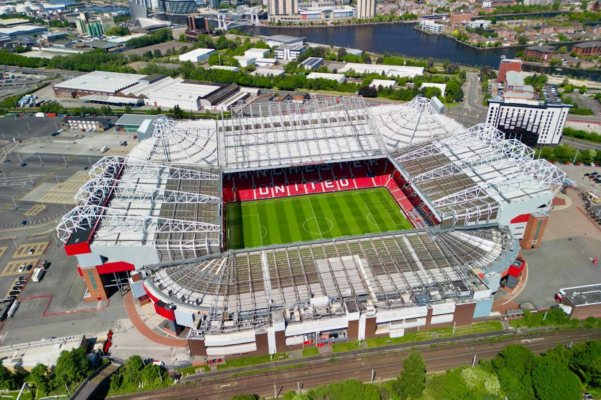 Blick auf das Old Trafford in Manchester, England.